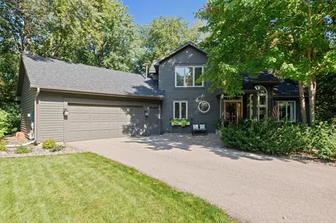 15330 Knob Hill Curv, Minnetonka, MN 55345