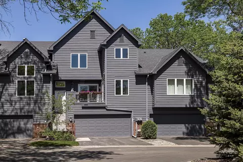2218 Sherwood Ct, Minnetonka, MN 55305