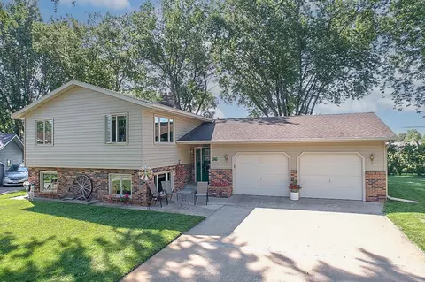 36 Ben Nevis Ln, Waite Park, MN 56387