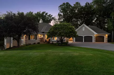 2454 Crowne Hill Rd, Minnetonka, MN 55305