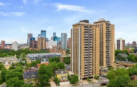 410 Groveland Ave #1203, Minneapolis, MN 55403