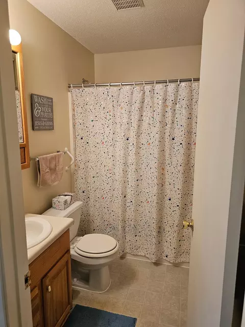 Bath - 409 Walnut St S, Mora, MN 55051 photo 1 of 1
