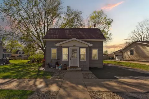 1114 1st Ave NW, Faribault, MN 55021