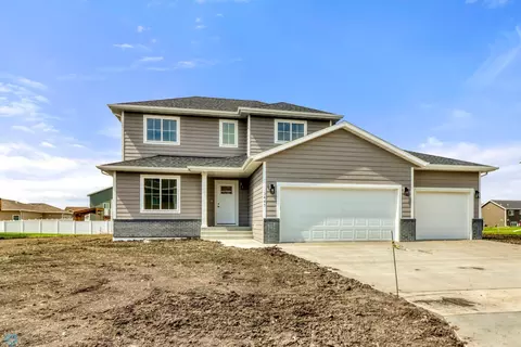 3445 18th St S, Moorhead, MN 56560
