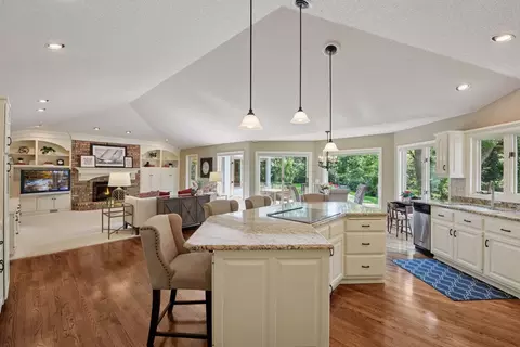 Kitchen - 5325 Saddle Ridge Trl, Maple Plain, MN 55359 photo 4 of 4