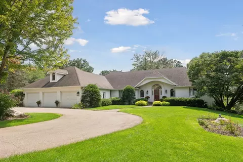 5325 Saddle Ridge Trl, Independence, MN 55359