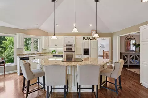 Kitchen - 5325 Saddle Ridge Trl, Maple Plain, MN 55359 photo 2 of 4