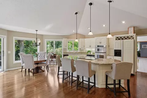 Kitchen - 5325 Saddle Ridge Trl, Maple Plain, MN 55359 photo 1 of 4