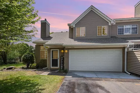 2721 Autumnwood Ln, Minnetonka, MN 55305