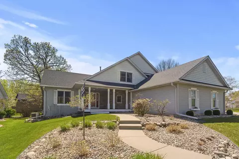7847 23rd St N, Oakdale, MN 55128