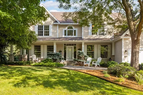 6367 Oxbow Bnd, Chanhassen, MN 55317