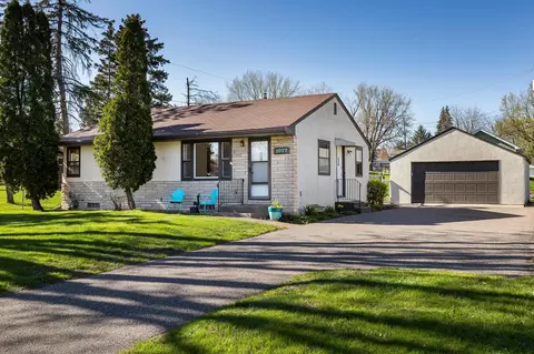 1077 Keefe St, Eagan, MN 55121