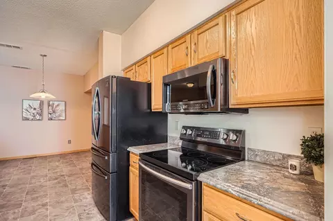 Kitchen - 4198 Running Brook Rd, Eagan, MN 55122 photo 3 of 3