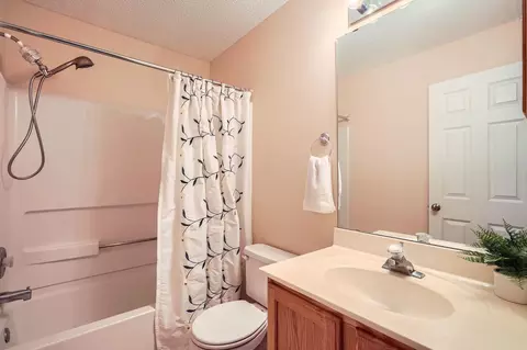 Bath - 4198 Running Brook Rd, Eagan, MN 55122 photo 3 of 3