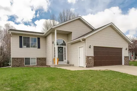 4424 Manor Dr NW, Rochester, MN 55901