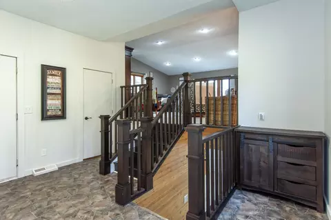 Entry Way - 5360 Marohn Rd, Baxter, MN 56425 photo 2 of 4