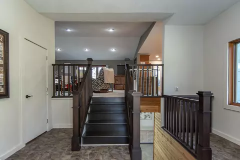 Entry Way - 5360 Marohn Rd, Baxter, MN 56425 photo 3 of 4