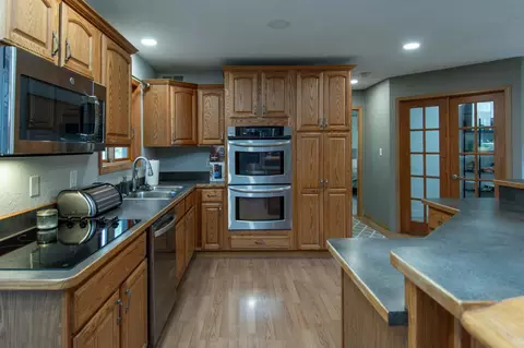 Kitchen - 5360 Marohn Rd, Baxter, MN 56425 photo 3 of 5