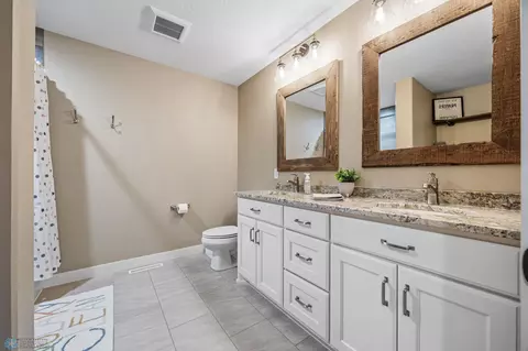 Bath - 8301 Memory Ln, Horace, ND 58047 photo 6 of 6