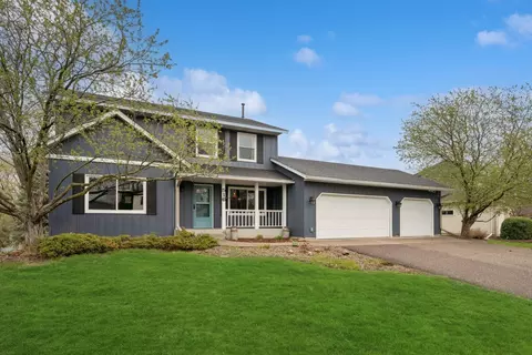 516 Wedgewood Dr, Mahtomedi, MN 55115