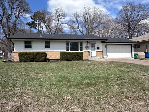621 Bennett Dr NE, Fridley, MN 55432