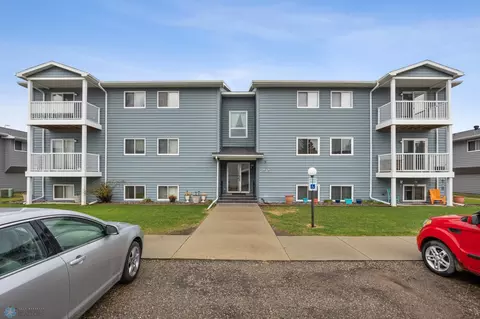 2515 25th St S #204H, Fargo, ND 58103