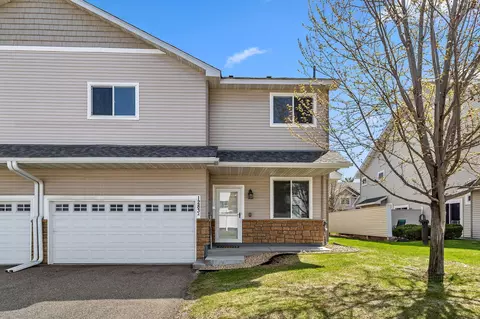 1283 County Road D Cir E #A, Saint Paul, MN 55109