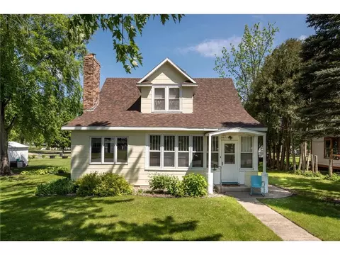 106 E 4th St, Cyrus, MN 56323