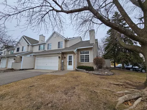9287 Troon Ct, Woodbury, MN 55125