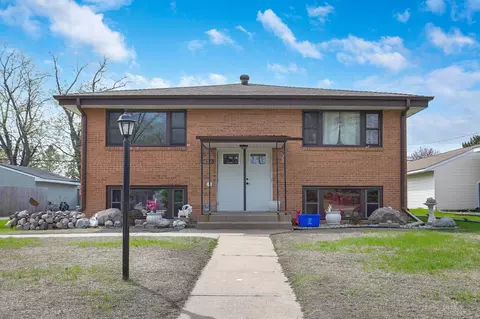 5830 2nd St NE, Fridley, MN 55432