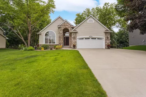 4681 Stratford Ln, Eagan, MN 55123