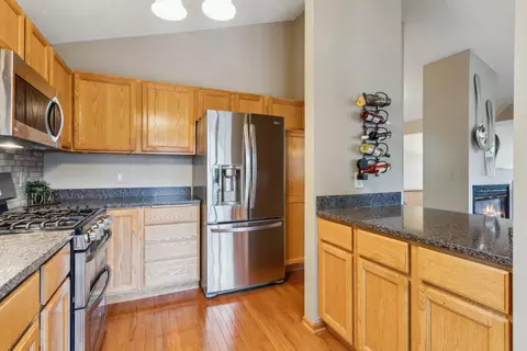 4681 Stratford Ln, Eagan, MN 55123 photo 12
