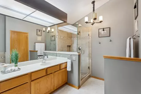 4681 Stratford Ln, Eagan, MN 55123 photo 17