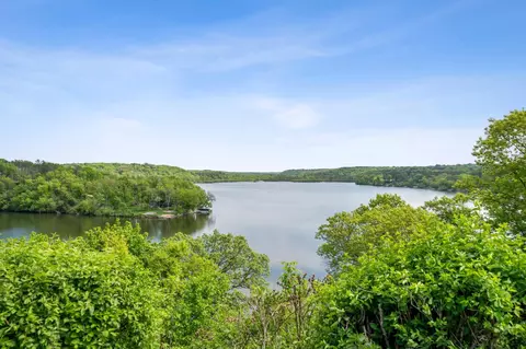 757 Mallalieu Dr, Hudson, WI 54016