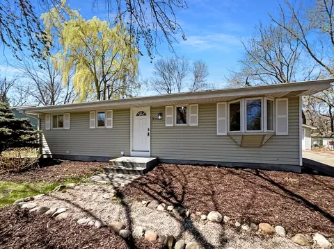 314 Belle Aire Dr, Champlin, MN 55316