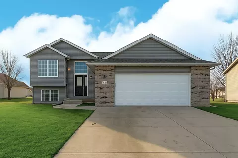 1035 12th St SE, Owatonna, MN 55060