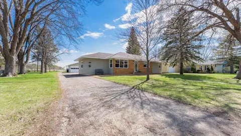820 Westwood Dr, Alexandria, MN 56308