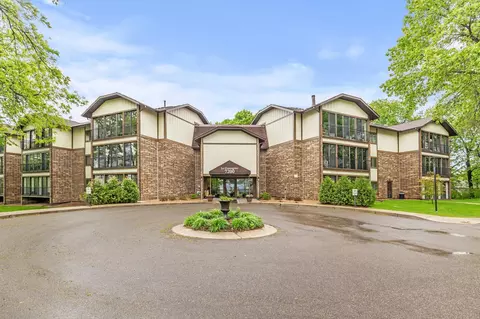 7200 Cahill Rd #105, Edina, MN 55439