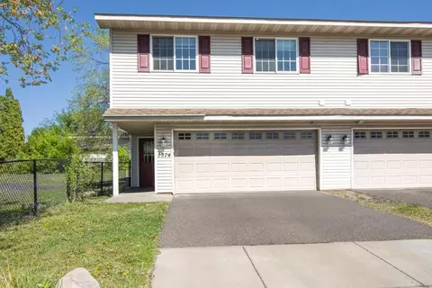 1374 Farrington St, Saint Paul, MN 55117