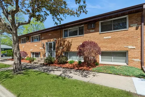 135 16th Ave NE, Minneapolis, MN 55413