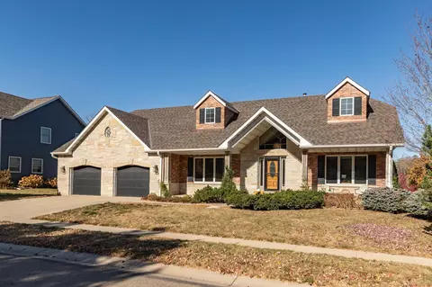 3011 Mayowood Common Cir SW, Rochester, MN 55902