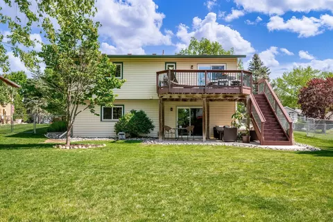 6354 Whispering Oaks Dr, Eden Prairie, MN 55346