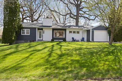 3200 Lee Ave N, Golden Valley, MN 55422