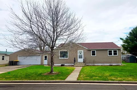 660 Oak St, Baldwin, WI 54002