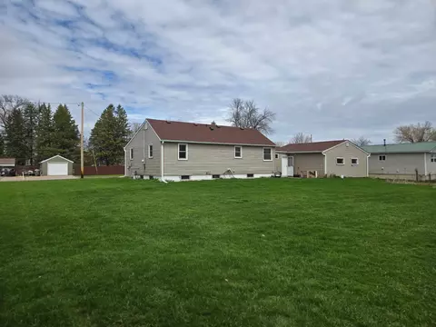 660 Oak St, Baldwin, WI 54002 photo 2