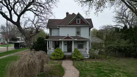 501 4th St SW, Austin, MN 55912 photo 2