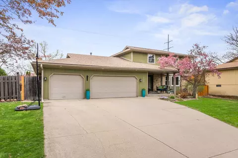1295 Vildmark Dr, Eagan, MN 55123