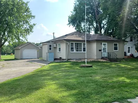 501 W 10th St, Morris, MN 56267