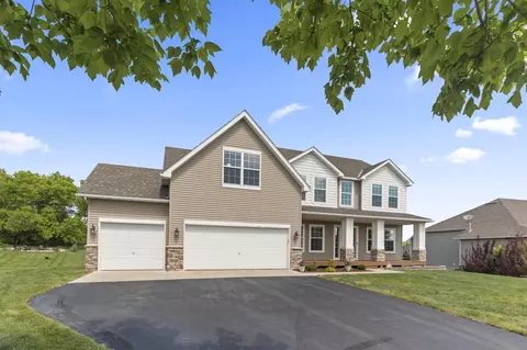 9566 Cottontail Dr, Minnetrista, MN 55375