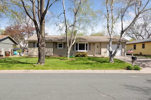1334 22nd St W, Hastings, MN 55033